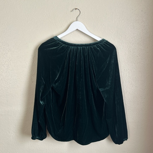 Faherty Green Silk Blend Velvet Top NWOT - Picture 2 of 5